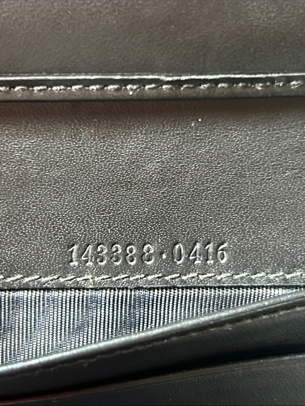 GUCCI Midsize Black WALLET EUC - Picture 10 of 10